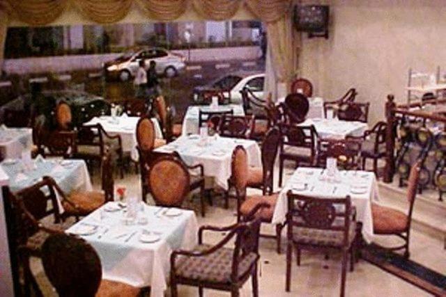דובאי Ramee Hotel Apartments מסעדה תמונה